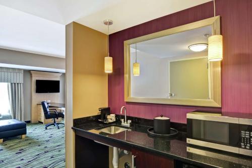 Hampton Inn & Suites Crabtree