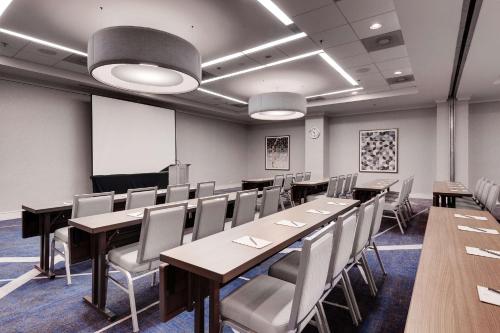 Embassy Suites Raleigh - Crabtree - image 6