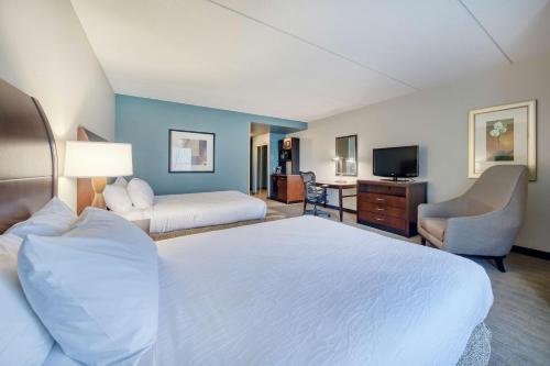 2 queen beds