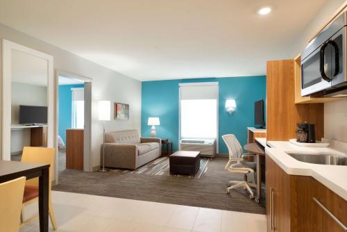 Home2 Suites by Hilton Roanoke - image 6