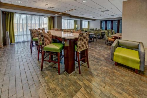 Hampton Inn By Hilton Rochester-Irondequoit