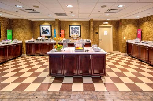 Hampton Inn By Hilton Rochester-Irondequoit