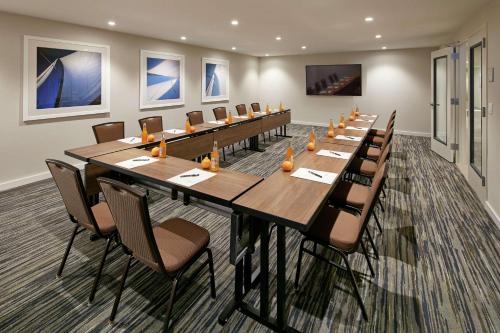 Hilton Garden Inn San Diego Mission Valley/Stadium - image 10