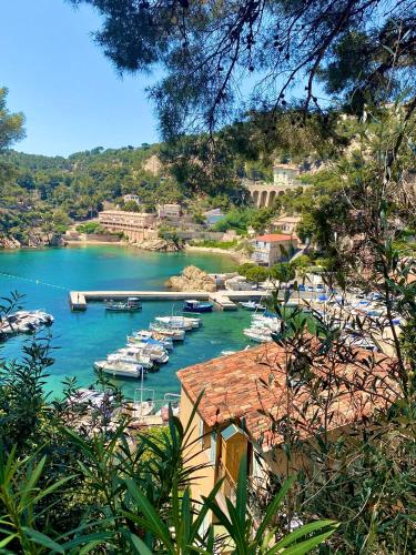 Évasion en calanque - Terrasse, jardin & criques (Evasion en calanque - Terrasse, jardin & criques) in Ensuès-la-Redonne