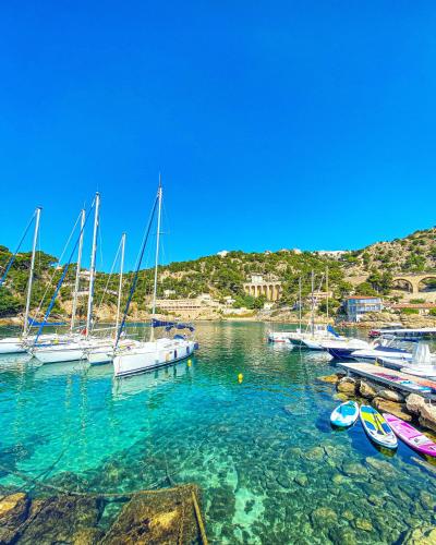 Évasion en calanque - Terrasse, jardin & criques (Evasion en calanque - Terrasse, jardin & criques) in Ensuès-la-Redonne