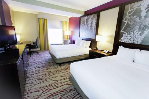 Queen Room with Two Queen Beds - Non-Smoking room in DoubleTree by Hilton Hotel Savannah Historic District
