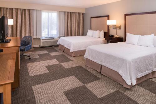 2 queen beds