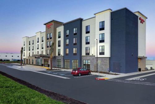 . Hampton Inn Patterson, Ca