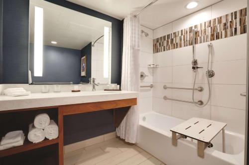 2 bedrooms, 4 beds