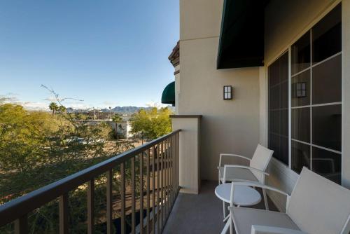 One-Bedroom King Suite with Kitchen - Non-Smoking 