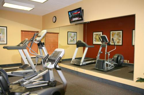 Hampton Inn Clarksville - image 11