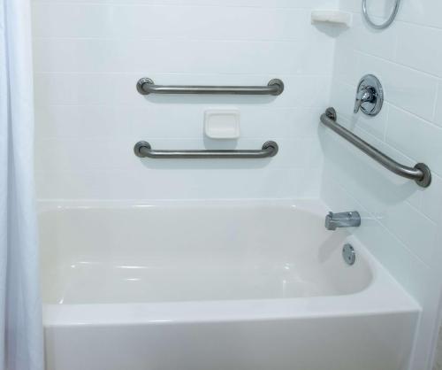 Hampton Inn Clarksville - image 2