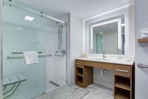 2 bedrooms, 4 beds