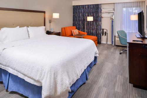 King Room room in Hampton Inn Seattle-Airport
