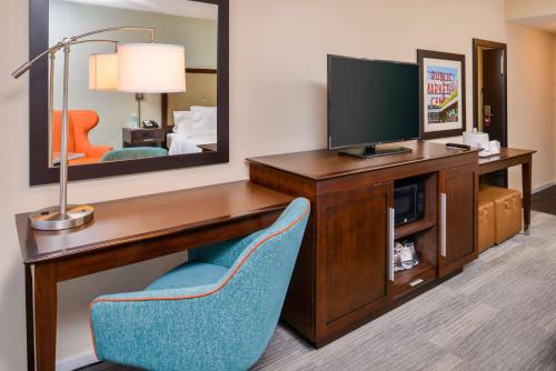 King Room image 3