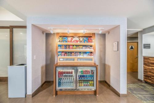 Hampton Inn Oakland-Hayward - image 14