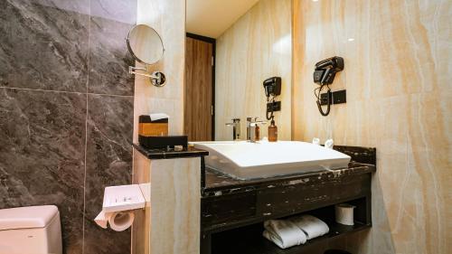FUGO Hotel Samarinda Room Type - Deluxe Twin Room