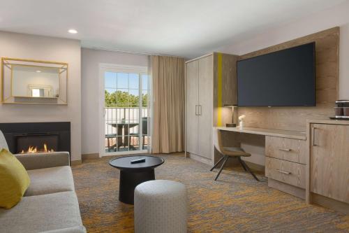 Junior Suite with Balcony