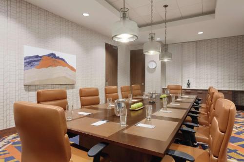 Embassy Suites By Hilton South Jordan Salt Lake City - image 6