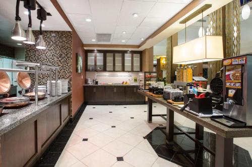 Hilton Garden Inn Salt Lake City/Layton - image 9