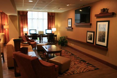Hampton Inn & Suites Springfield SW - image 9
