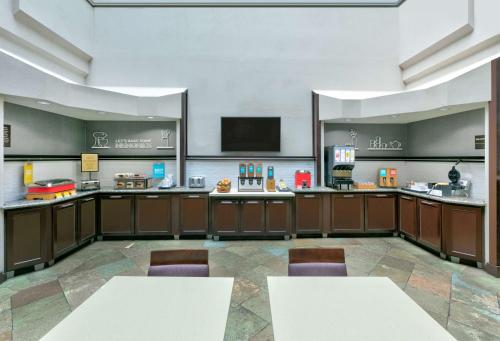 Hampton Inn Santa Cruz - image 11