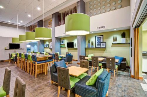 Hampton Inn By Hilton & Suites Sarasota/Bradenton-Airport