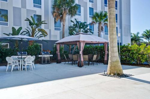 Hampton Inn By Hilton & Suites Sarasota/Bradenton-Airport