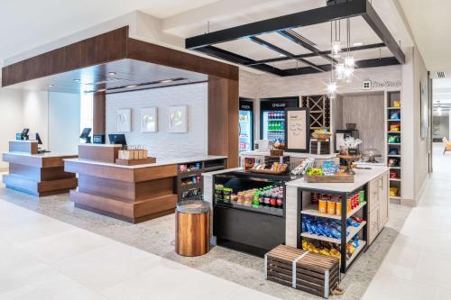 Hilton Garden Inn Brunswick - image 8