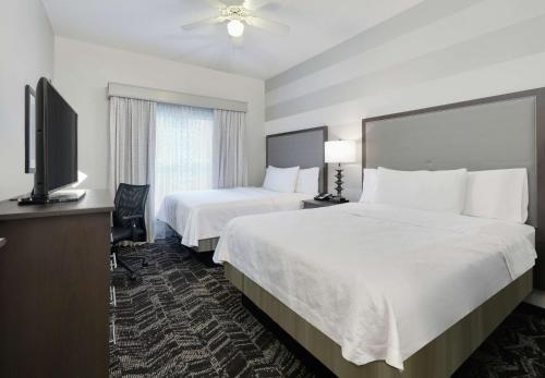 One-Bedroom Queen Suite with Two Queen Beds - Non-Smoking