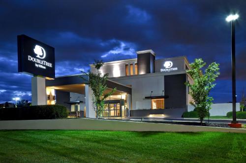 DoubleTree by Hilton St. Louis Airport, MO in Woodson Terrace, USA