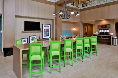Hampton Inn & Suites Saint Paul Oakdale Woodbury in Woodbury, USA