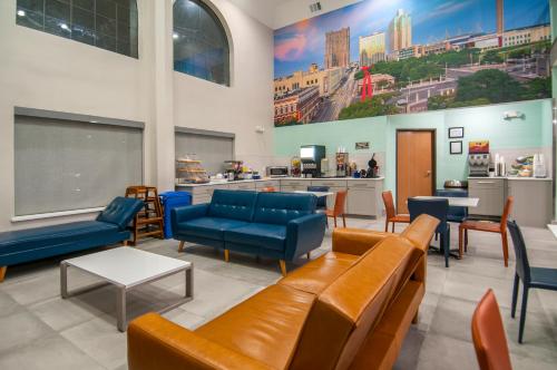 Ételek és italok, Days Inn by Wyndham Suites San Antonio North/Stone Oak in Hill Country