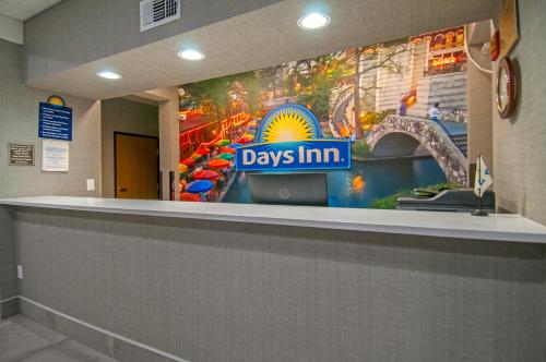 Days Inn by Wyndham Suites San Antonio North/Stone Oak