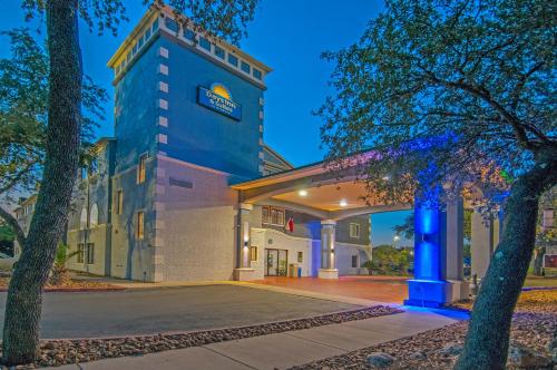 Days Inn by Wyndham Suites San Antonio North/Stone Oak