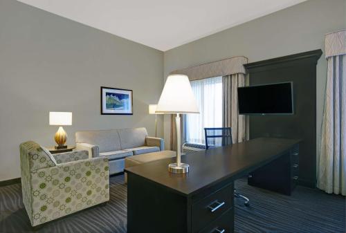 Hampton Inn and Suites Robbinsville