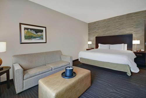 Hampton Inn and Suites Robbinsville