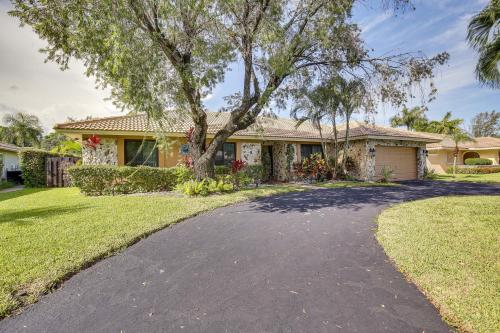 Near Golf and Beaches Coral Springs Home with Yard! in Coral Springs