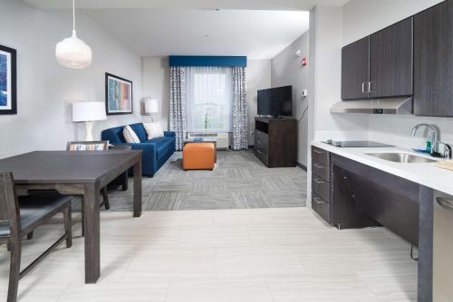 Homewood Suites By Hilton Tulsa Catoosa