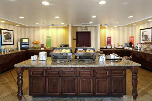 Hampton Inn By Hilton & Suites Tucson-Mall