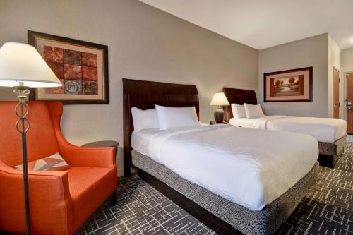 2 queen beds