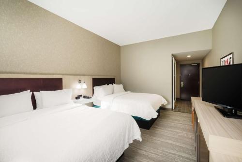 Hampton Inn Newport - image 2