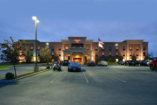 Hampton Inn Utica - image 11