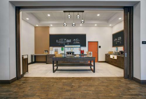 อาหารและเครื่องดื่ม, Hampton Inn & Suites by Hilton Watertoo St. Jacobs in วอเตอร์ลู (ON)