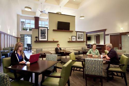 Hampton Inn & Suites Providence-Warwick Airport