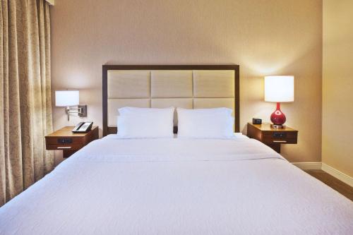 Hampton Inn & Suites Providence-Warwick Airport - image 6