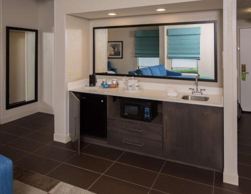 Hampton Inn Wooster - image 8