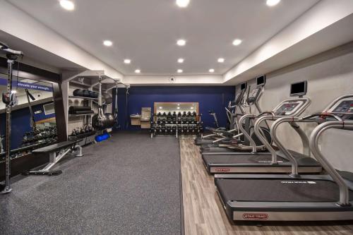 Hampton Inn Woodbridge - image 13