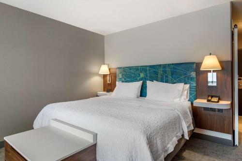 Hampton Inn & Suites Edmonton/West