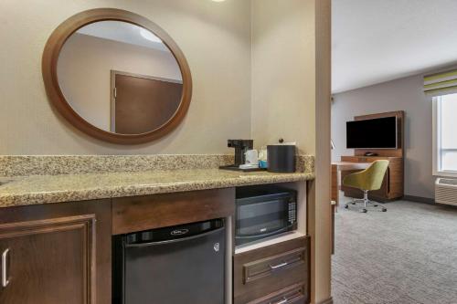 Hampton Inn & Suites Edmonton/West